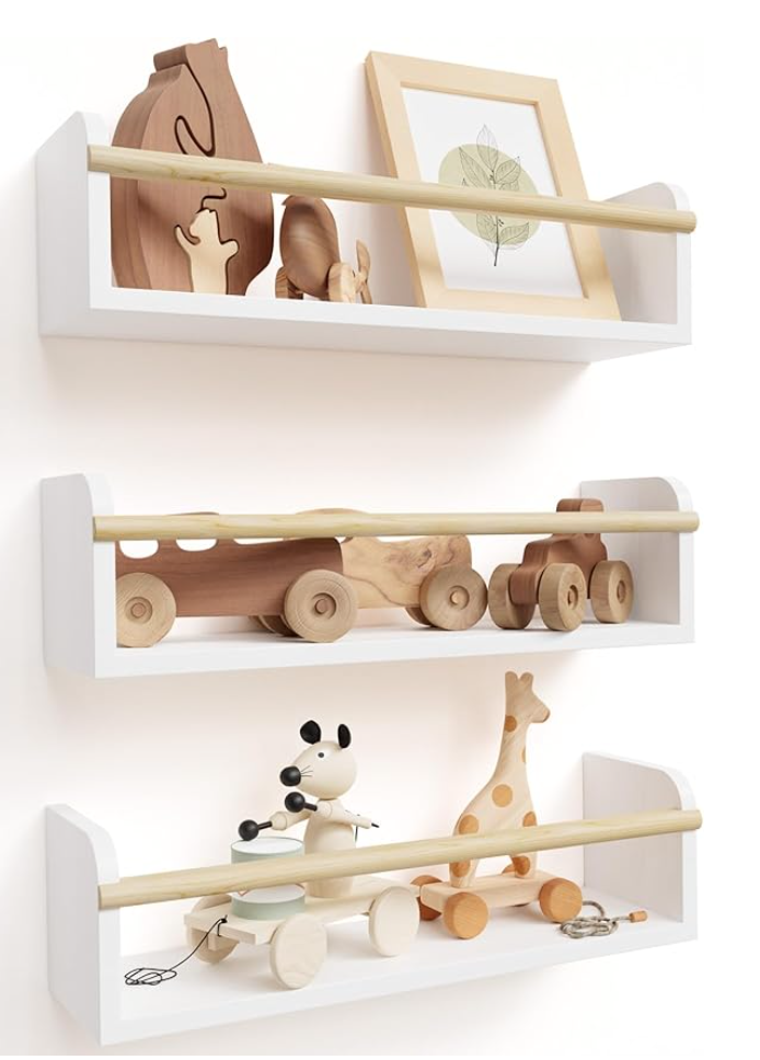 neutral nursery decor